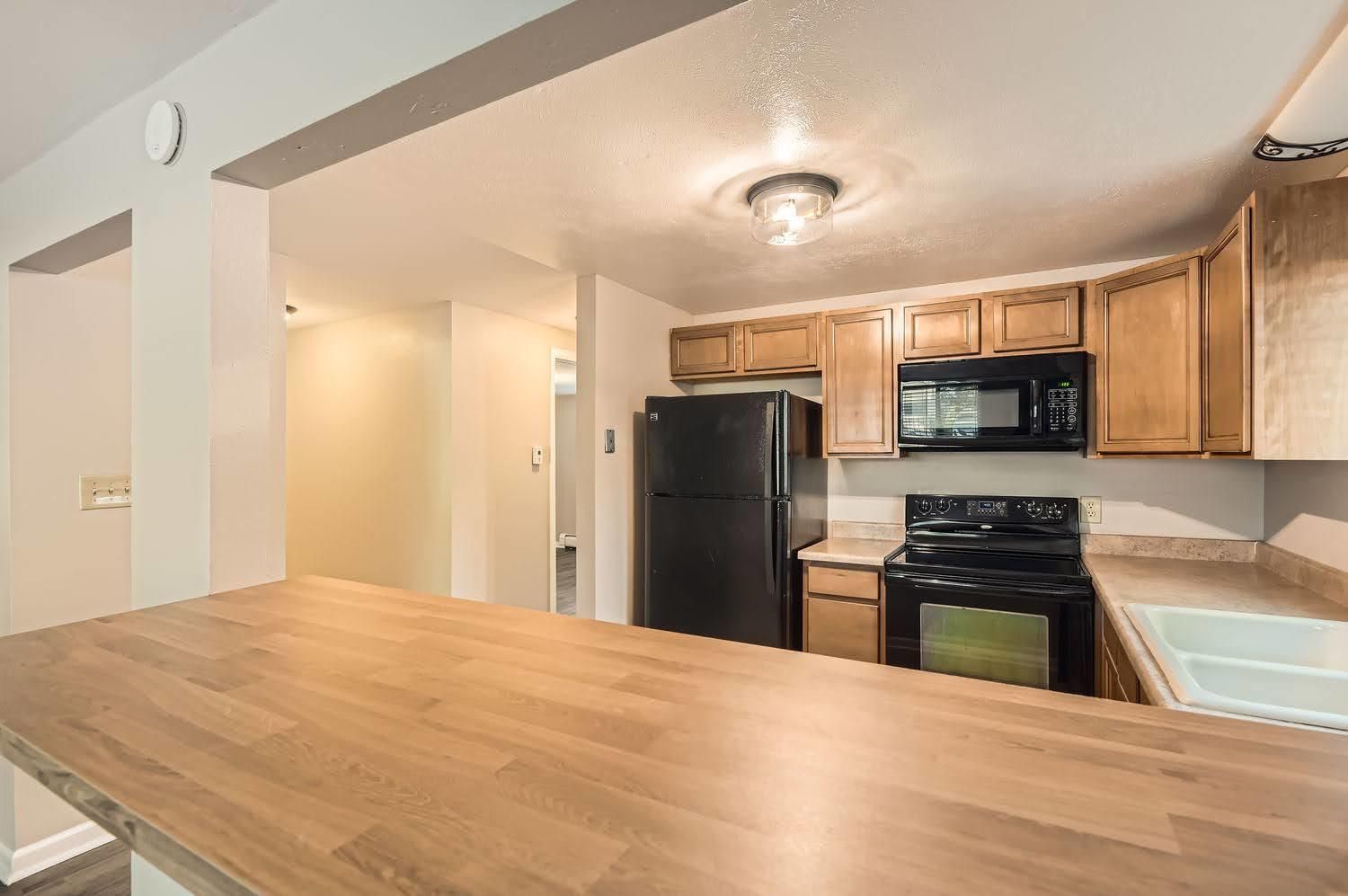 2-Bed Retreat in Englewood – Rent includes heating, water, and trash property image