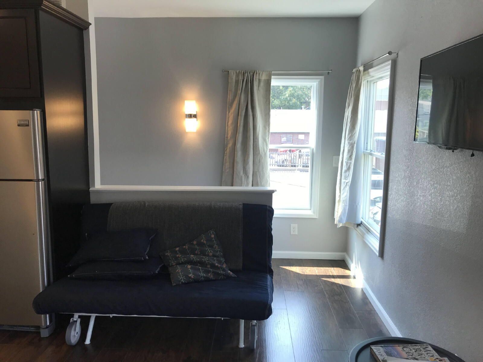Modern Detached Carriage House Near City Park with Private Garage property image