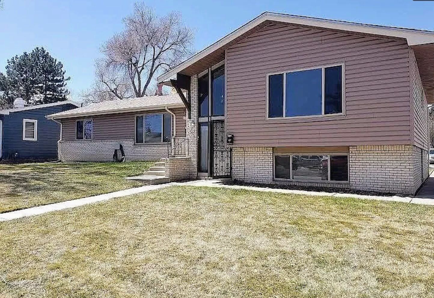 2-Bed Retreat in Englewood – Rent includes heating, water, and trash property image