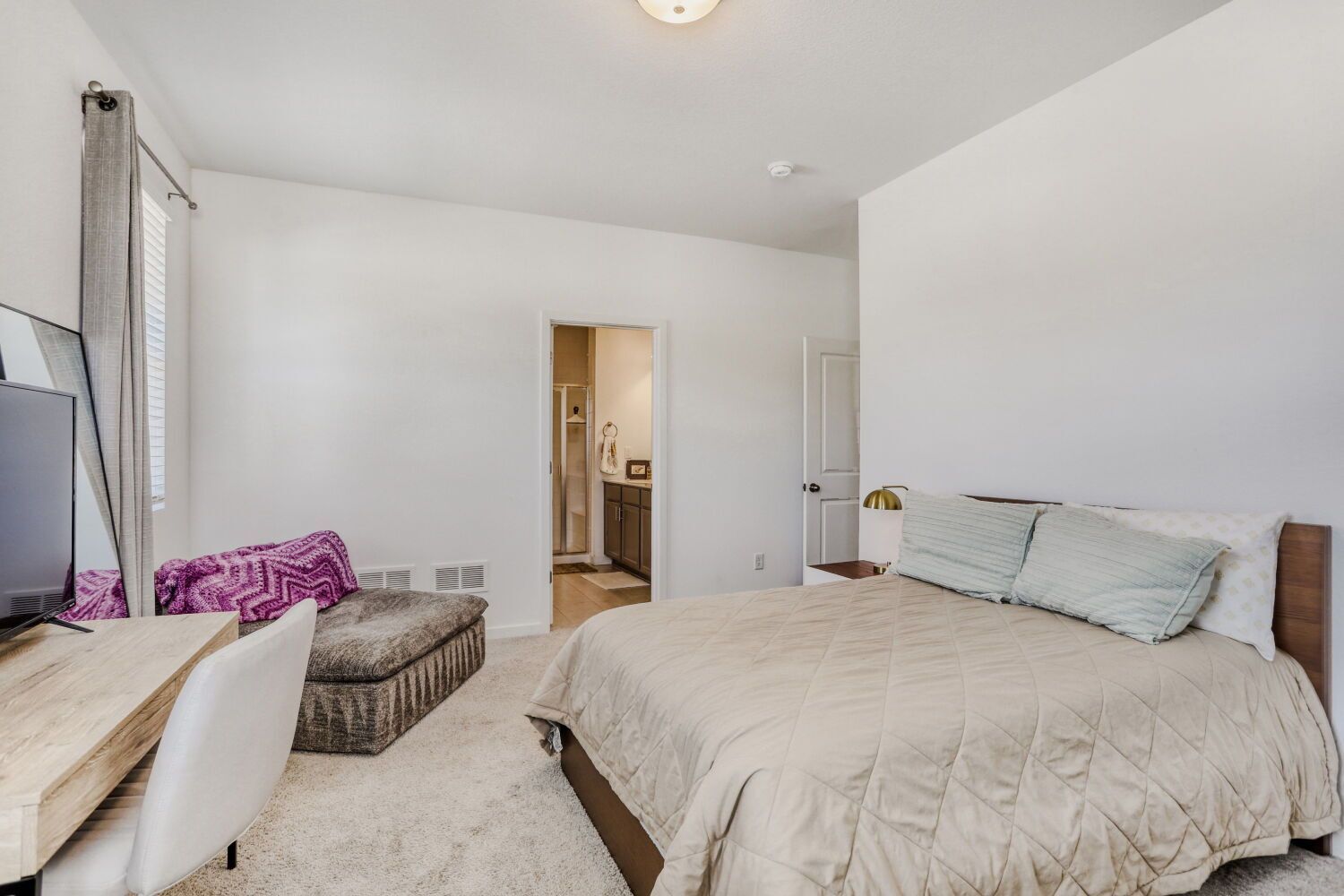 Modern 4-Bedroom Townhome for Rent in Prospect Village at Sterling Ranch property image