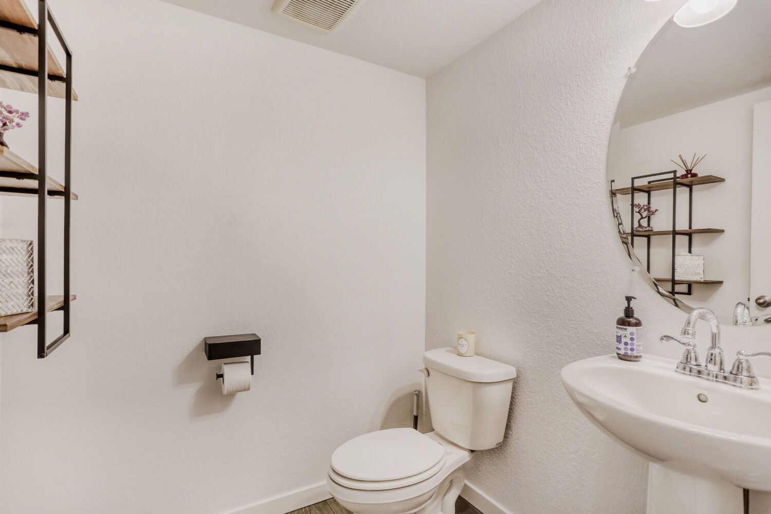 Modern 4-Bedroom Townhome for Rent in Prospect Village at Sterling Ranch property image