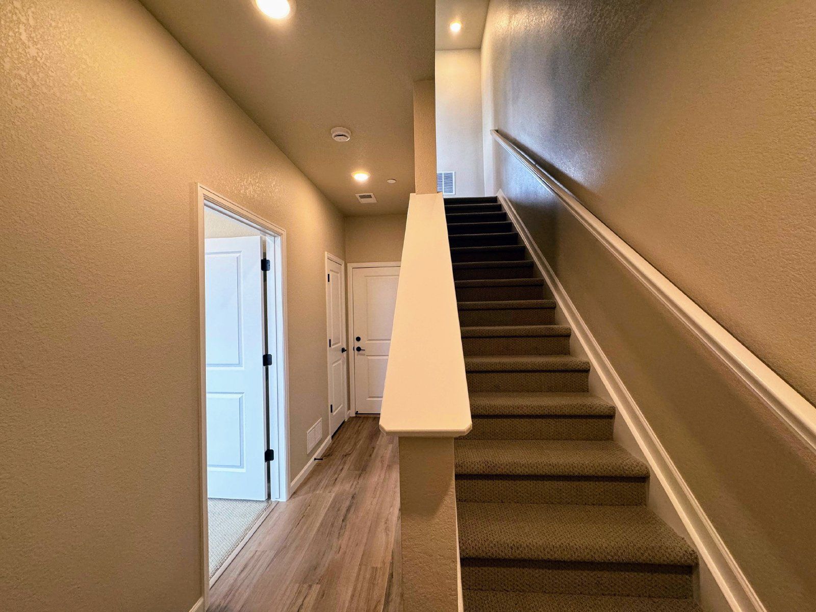 Experience Elevated Living: Spacious 4-Bed Townhouse with Scenic Views in Castle Pines property image