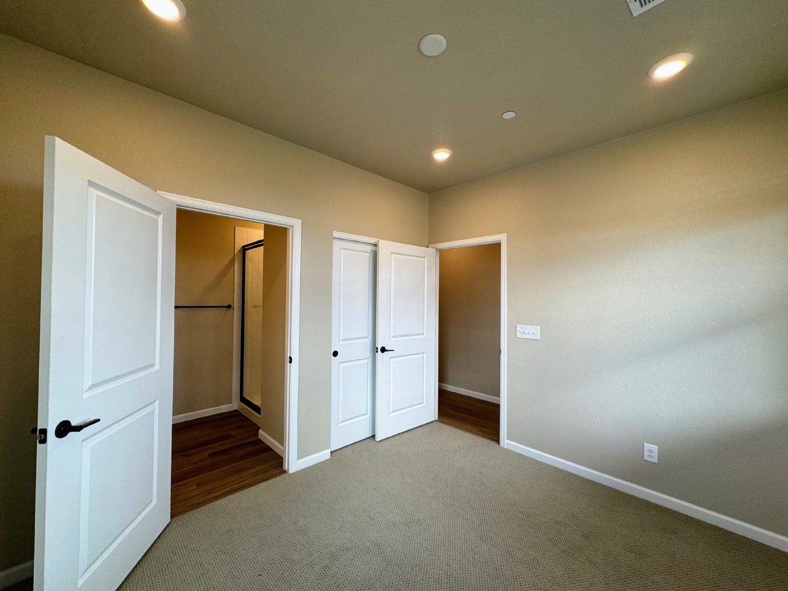 Experience Elevated Living: Spacious 4-Bed Townhouse with Scenic Views in Castle Pines property image
