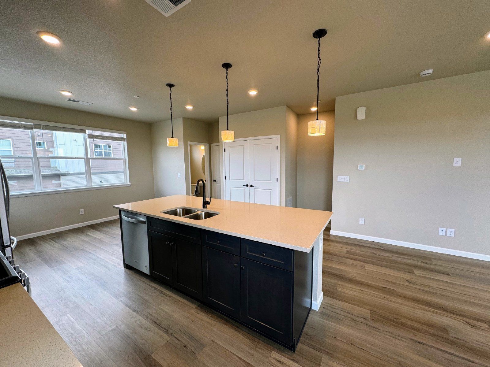 Experience Elevated Living: Spacious 4-Bed Townhouse with Scenic Views in Castle Pines property image