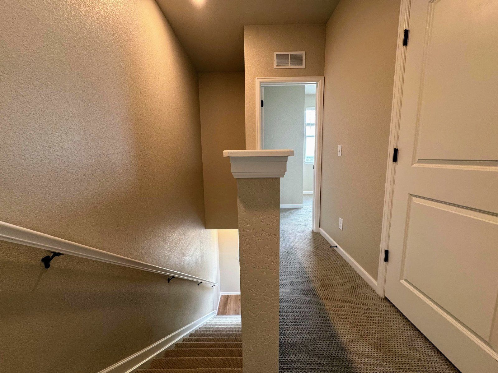 Experience Elevated Living: Spacious 4-Bed Townhouse with Scenic Views in Castle Pines property image