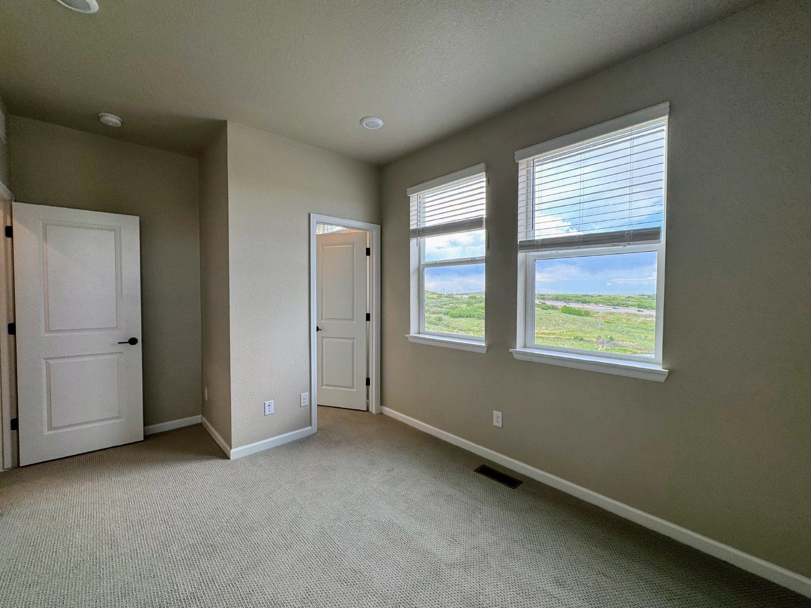 Experience Elevated Living: Spacious 4-Bed Townhouse with Scenic Views in Castle Pines property image