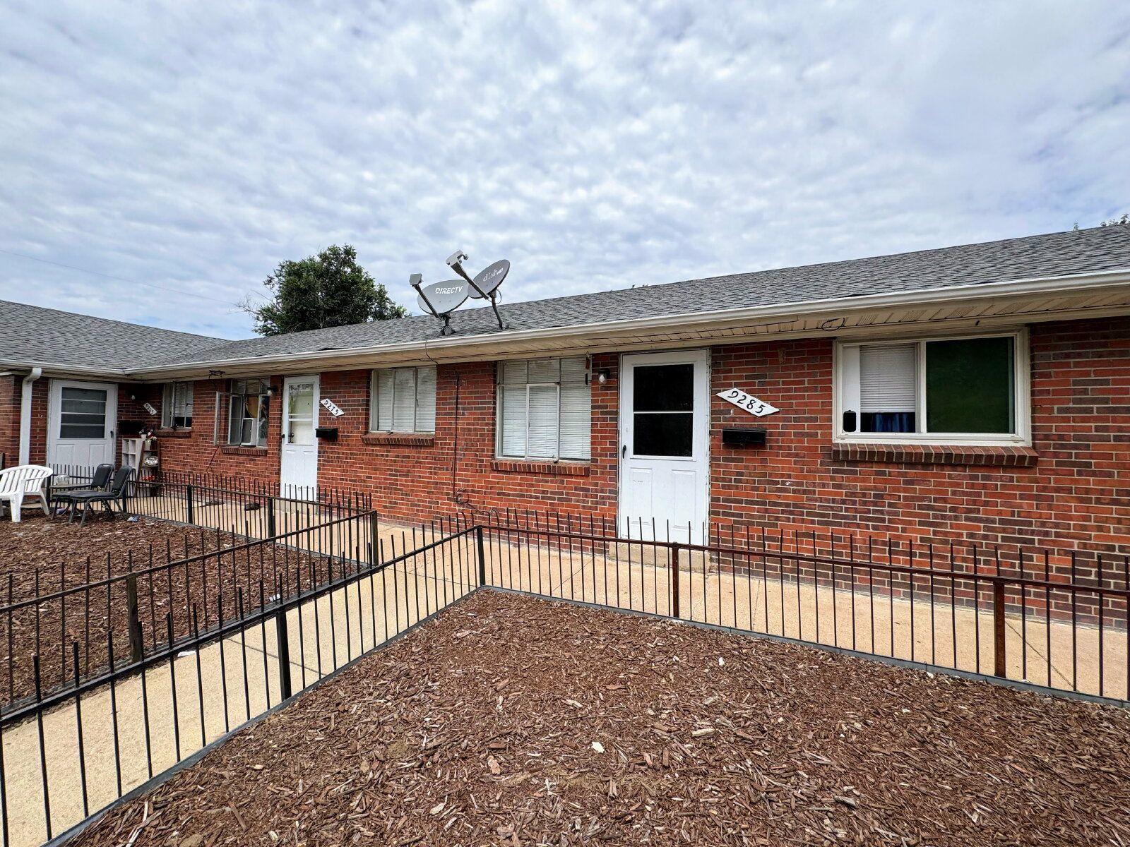 1-Bedroom in Aurora – Perfect Blend of Comfort and Convenience! property image