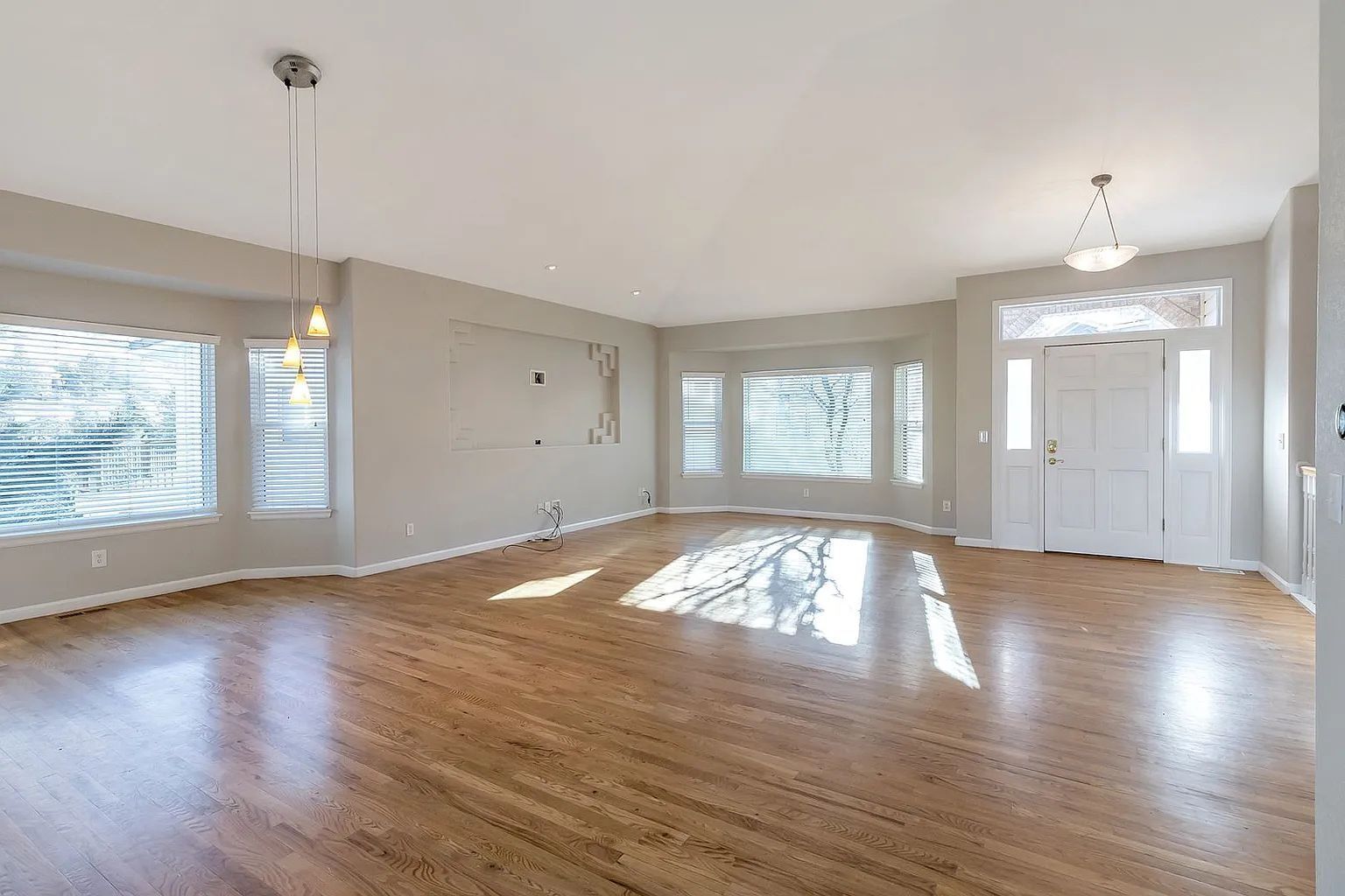Spacious 5-Bedroom Rental Home in Littleton's Roxborough Neighborhood property image