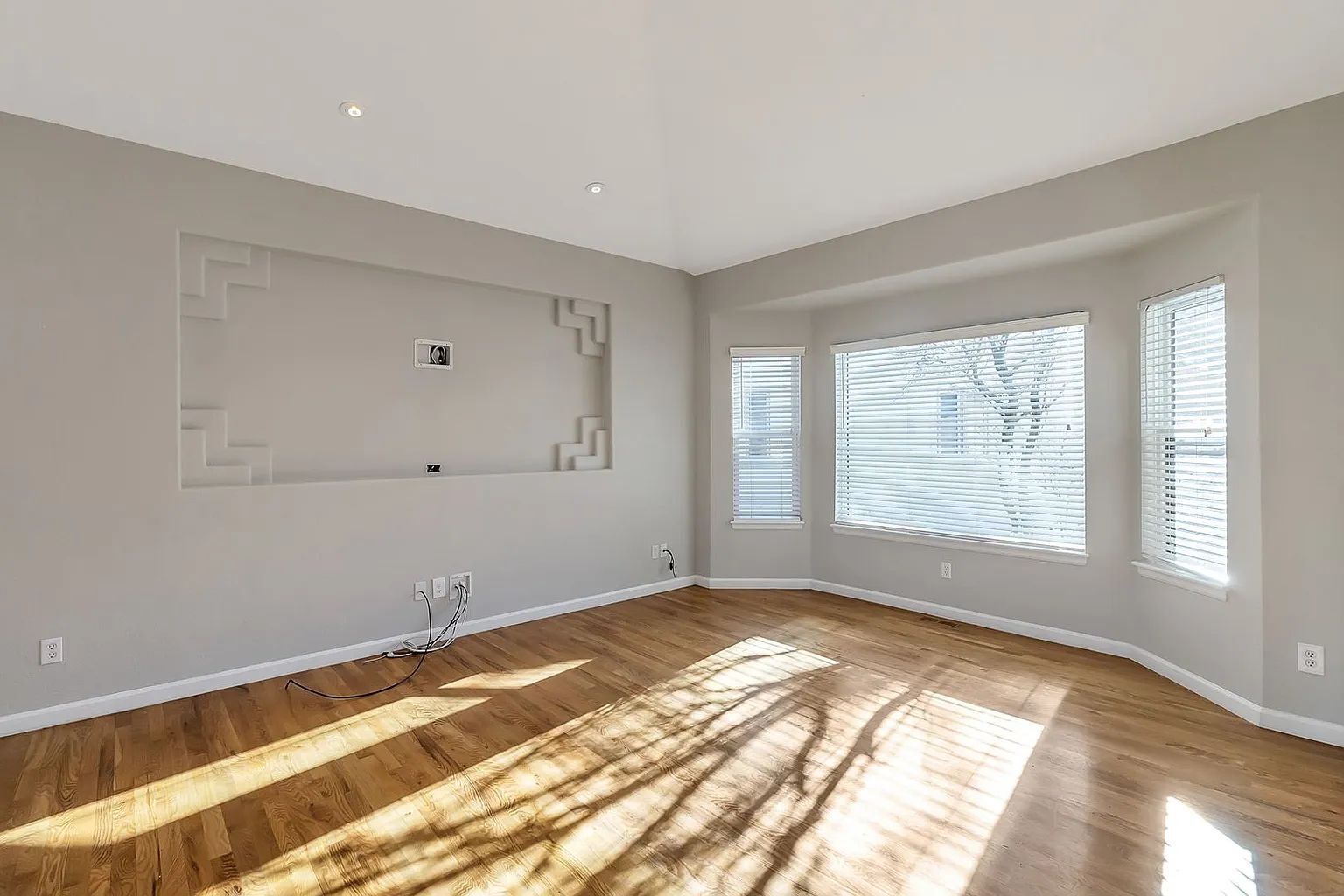 Spacious 5-Bedroom Rental Home in Littleton's Roxborough Neighborhood property image