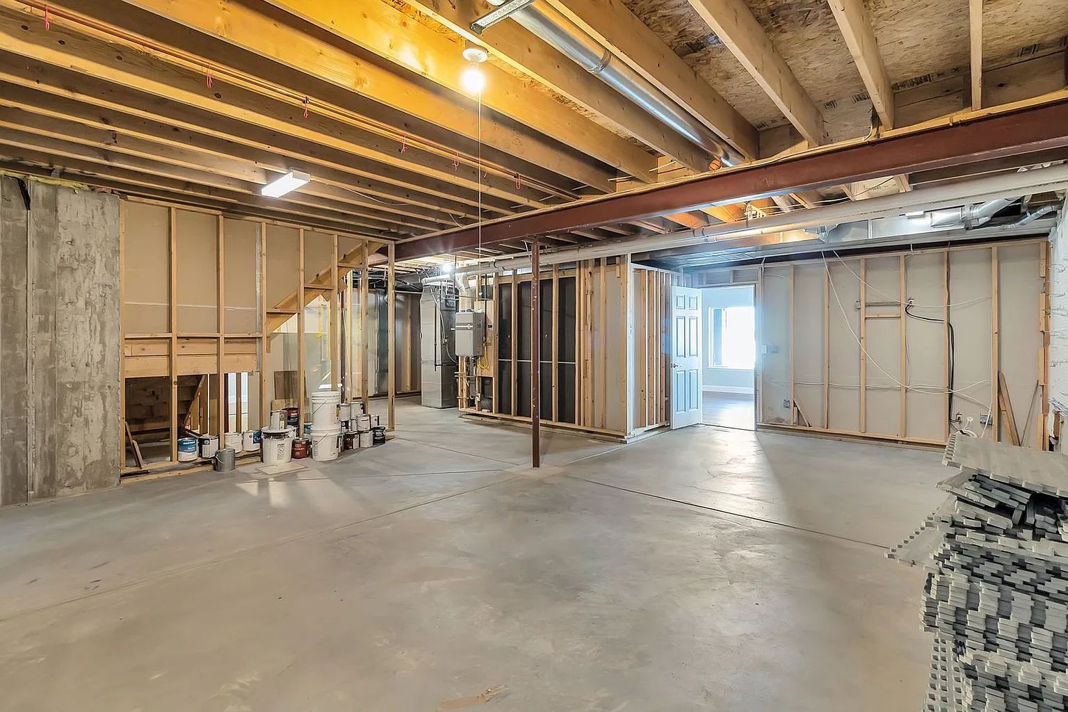 Spacious 5-Bedroom Rental Home in Littleton's Roxborough Neighborhood property image