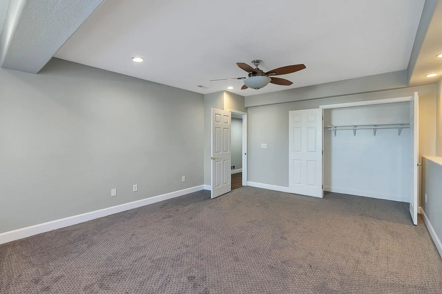 Spacious 5-Bedroom Rental Home in Littleton's Roxborough Neighborhood property image