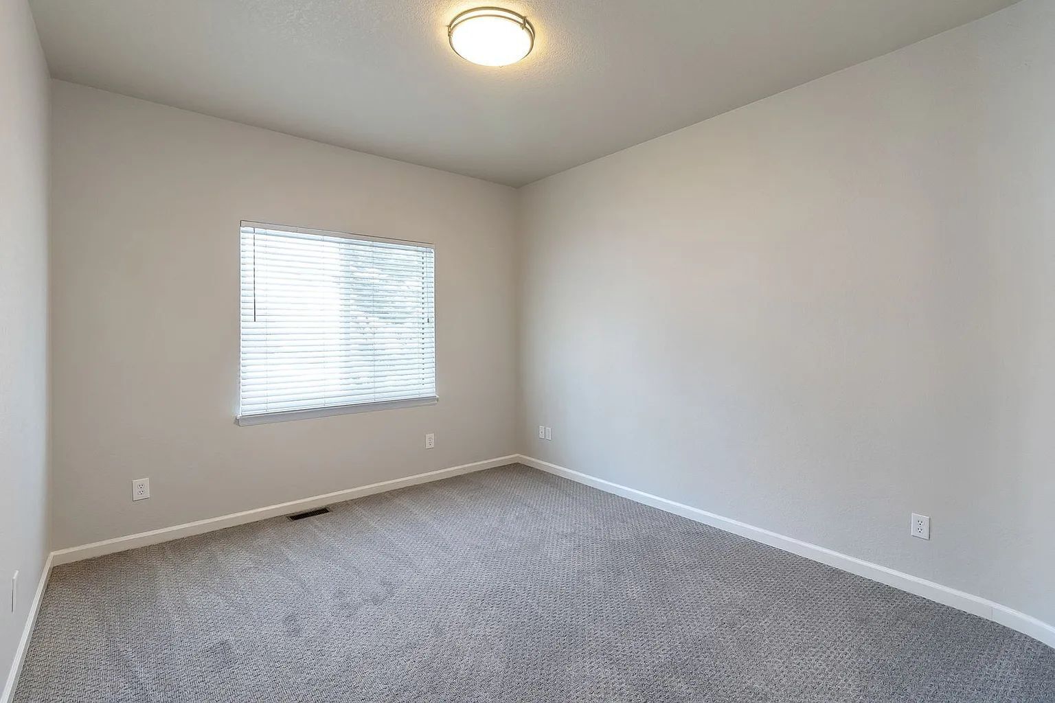 Spacious 5-Bedroom Rental Home in Littleton's Roxborough Neighborhood property image