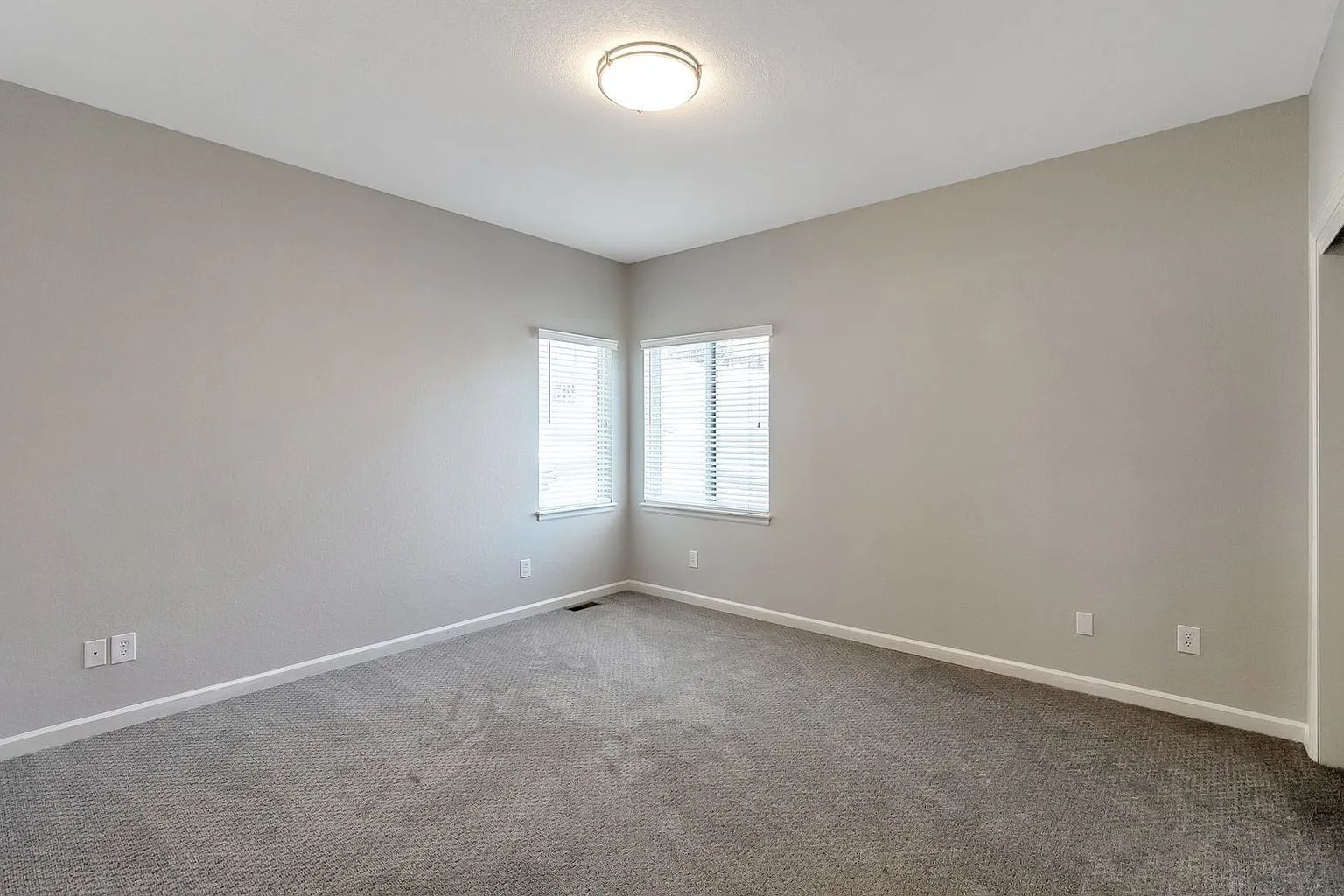 Spacious 5-Bedroom Rental Home in Littleton's Roxborough Neighborhood property image